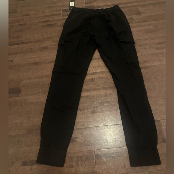 NWT black cargo pants - Picture 2 of 6